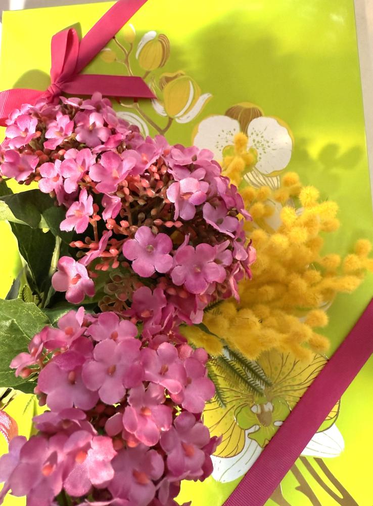 С праздником 8 марта!